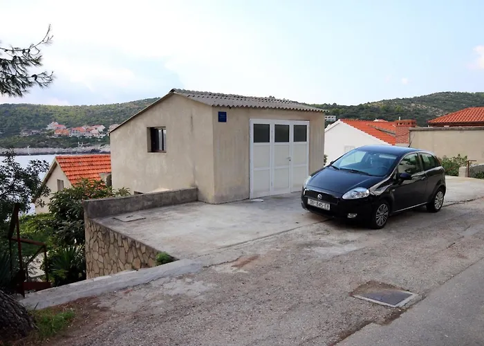 189b アパート ザヴァラティサ