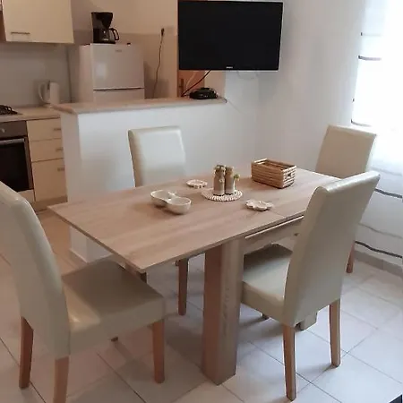 Apartment 189b *