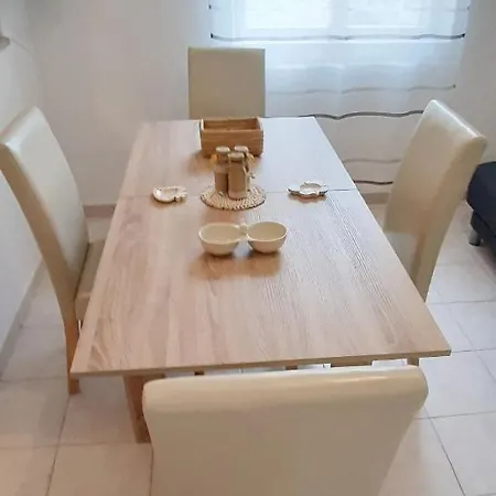 189b Apartment *